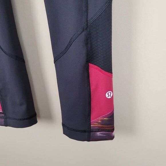Lululemon Size 4 Pace Rival Crop Leggings Black Pigment Wind Berry Rumble Multi - Picture 9 of 12